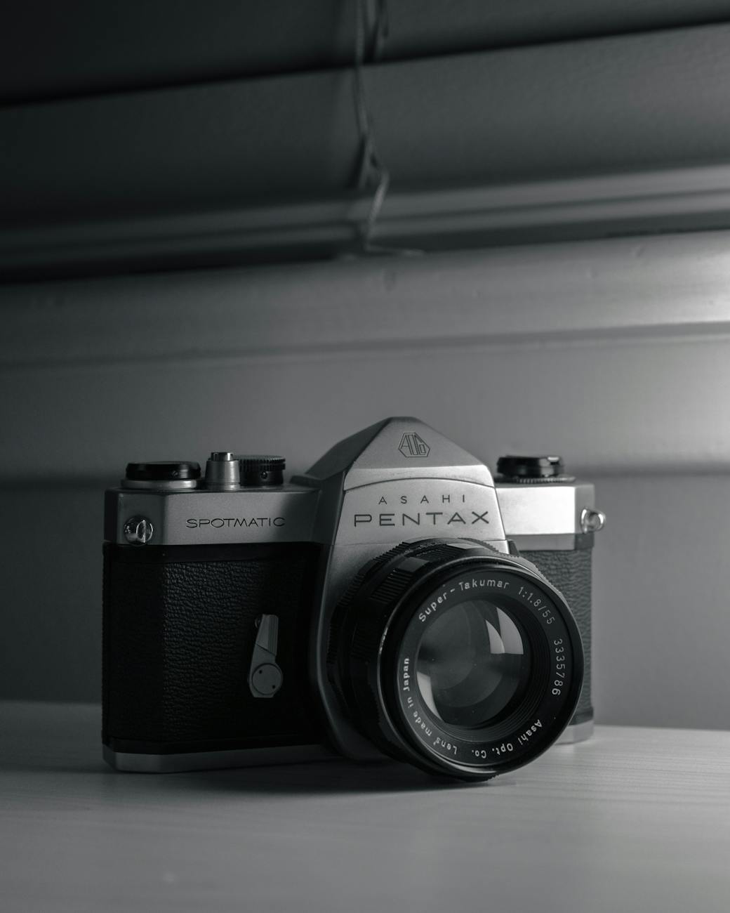 vintage camera in black and white
